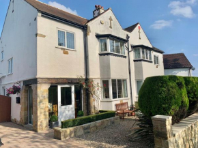 Luxury Cosy Cottage - in the Golden Triangle LEEDS